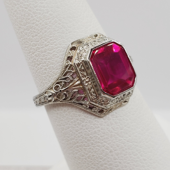 10k Solid White Gold Ruby Filigree Vintage Flower Ring - Picture 4 of 10